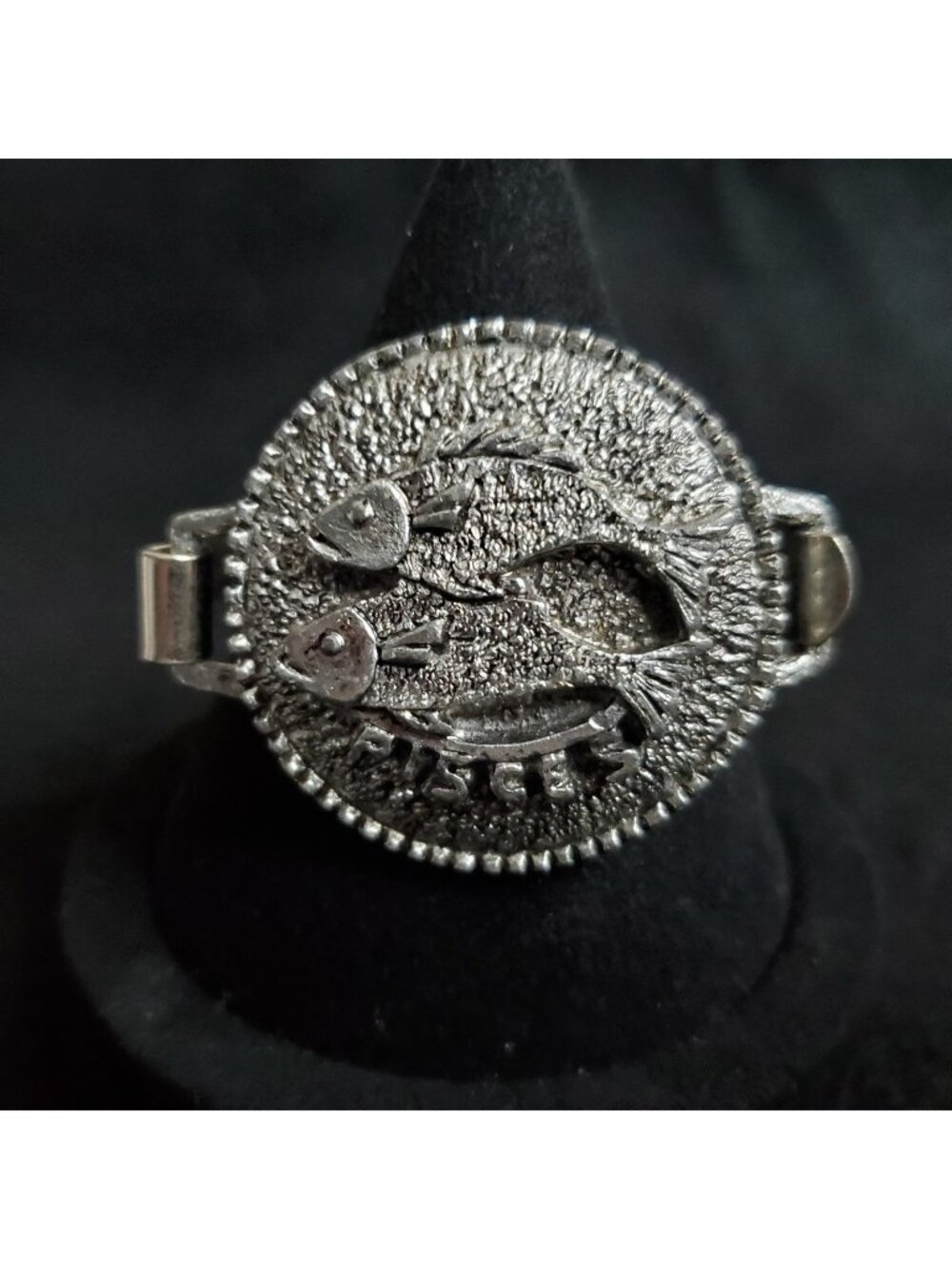 Vintage Pisces Bracelet Bangle Hinged Zodiac 6.5"